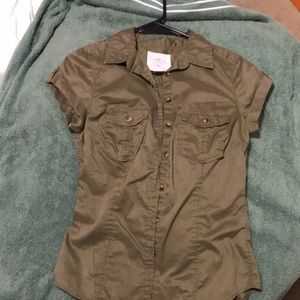 H & M olive green short sleeve button up